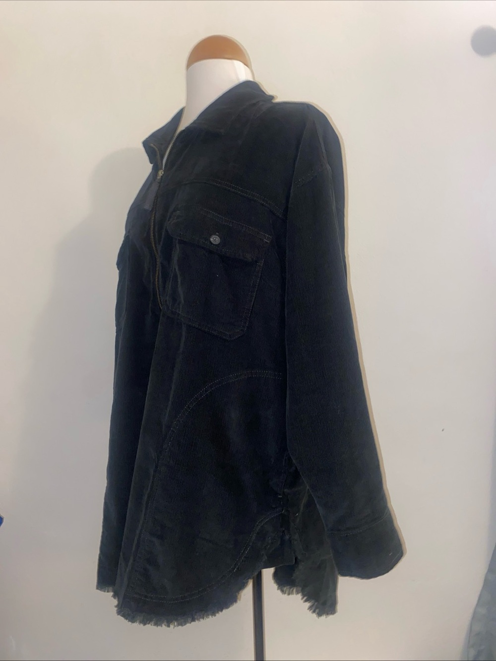 OFFLINE by Aerie Black 1/4 Zip Oversize Jacket Shirt Frayed Hem Pockets Size M - Picture 3 of 5